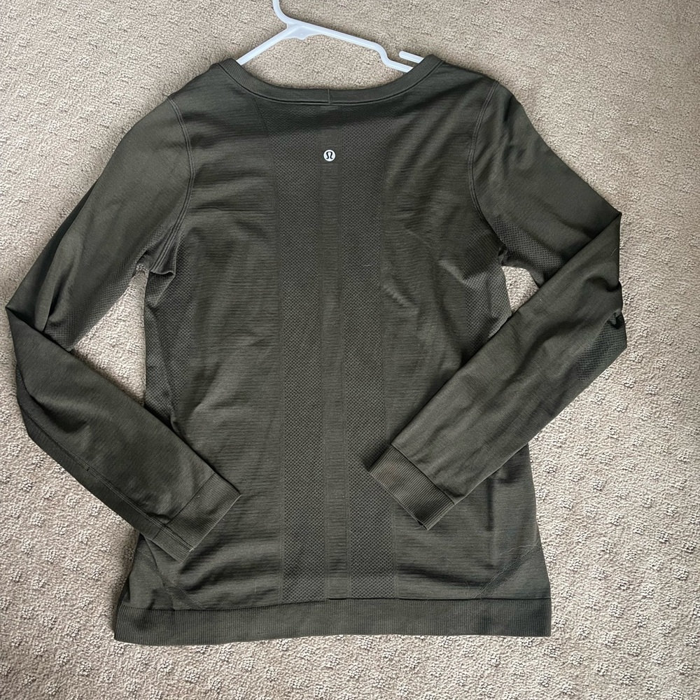 Lululemon size 6 swiftly tech long sleeve